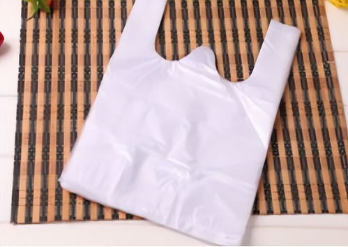 塑料袋裝菜進冰箱，慢性自殺會致癌？實驗揭示真相